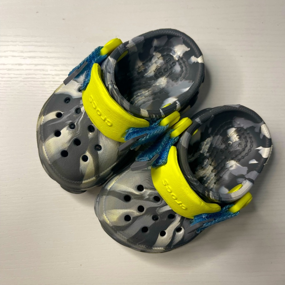 Infant camo crocs